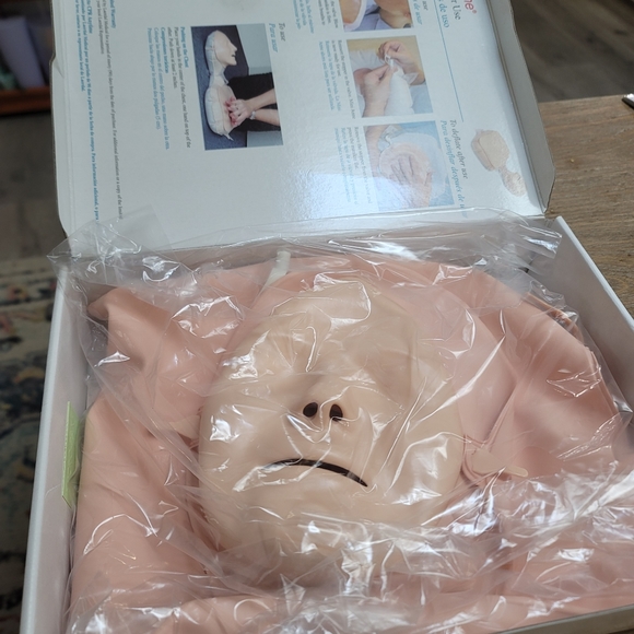 Mini Anne cpr training doll. Inflatable. Inflatable Anne plus box. - Picture 3 of 3
